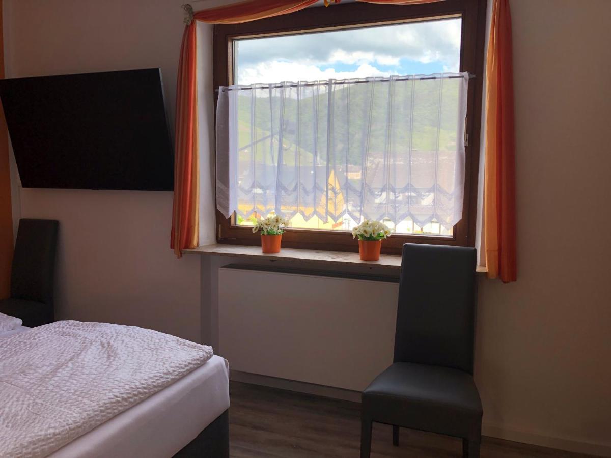 Ferienwohnung Joanna Mit Burgblick ベルンカステル・クース エクステリア 写真